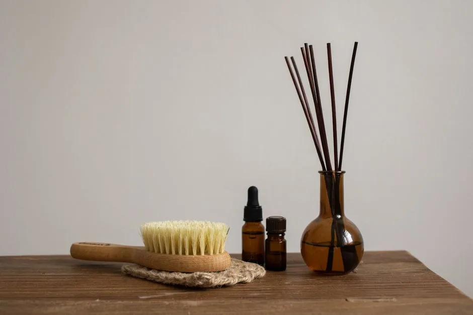 7 naturalnych kadzideł i olejków eterycznych do domu - jak wybrać zapachy wspierające wyciszenie