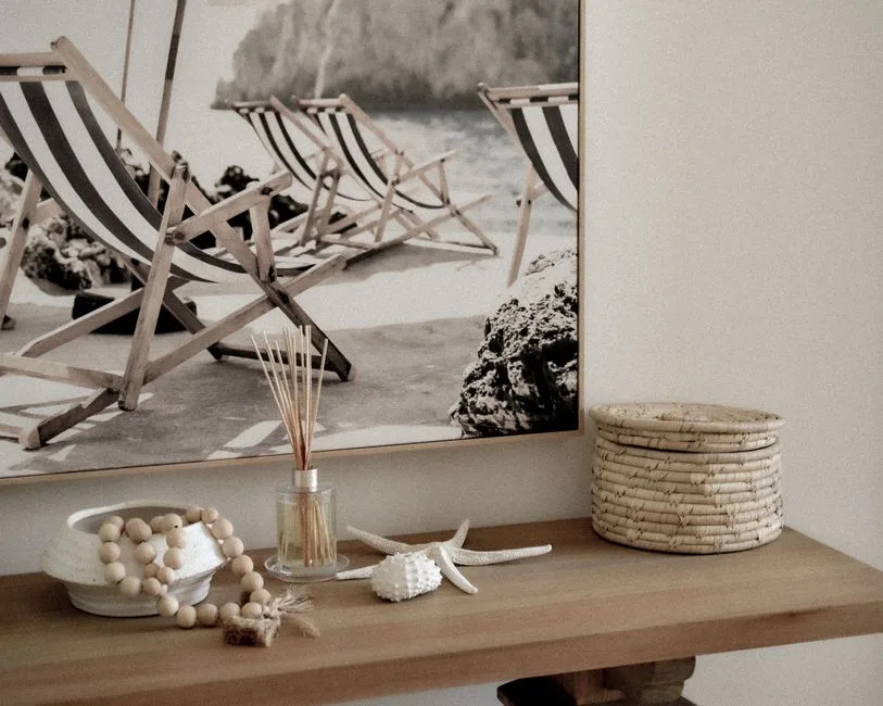 Jak urządzić wnętrze w stylu morza i plaży? 10 inspiracji na nadmorski klimat w domu