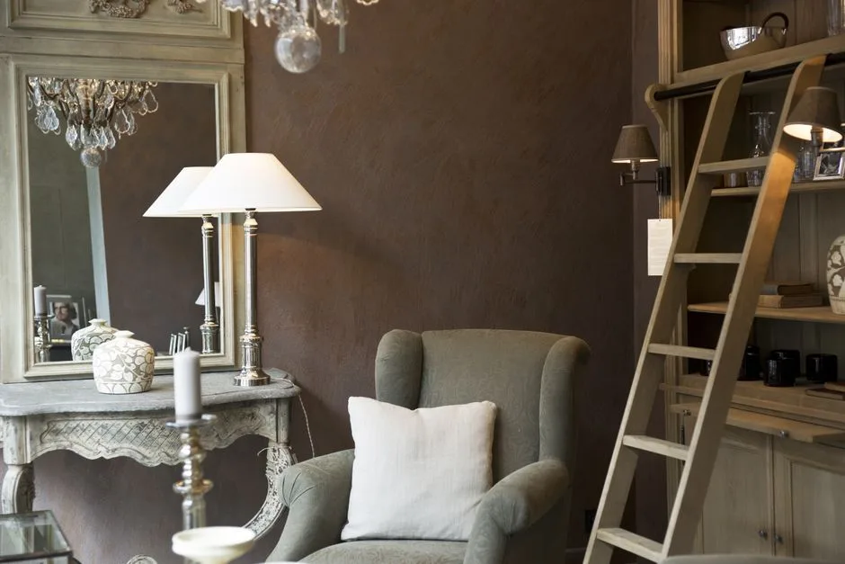 Jakie dodatki do salonu wybrać w stylu glamour? 10 luksusowych akcesoriów