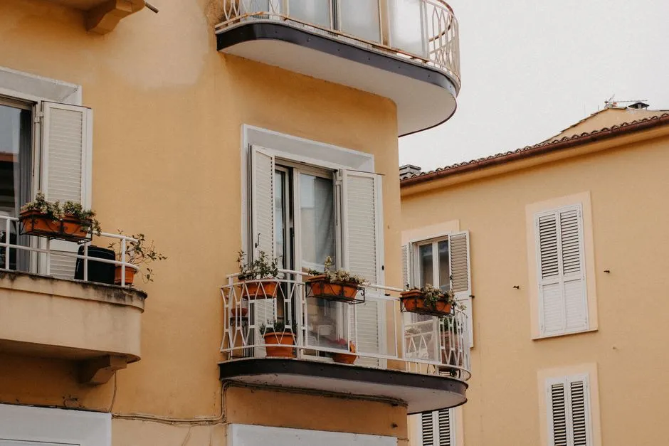 Balkon Metamorfoza: 5 Praktycznych Kroków do Wymarzonej Oazy