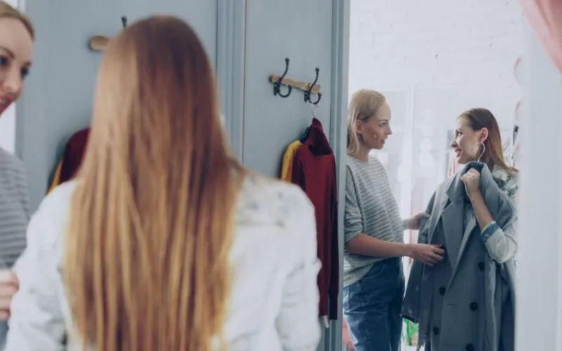 Jak zrobić własnoręcznie ramę do lustra z listew? 5 prostych projektów DIY