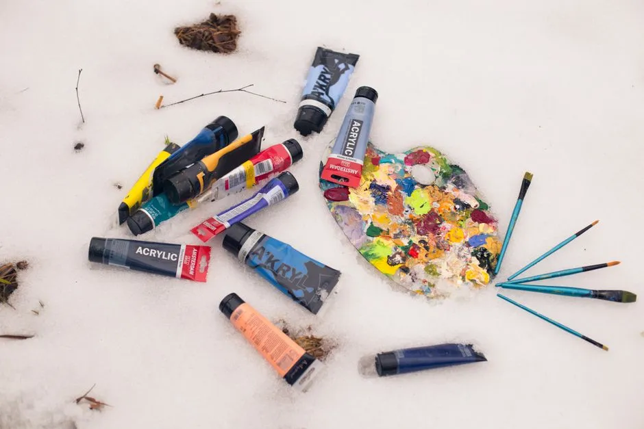 Jaką farbą pomalować plastikowe meble ogrodowe? Kompletny poradnik 2026