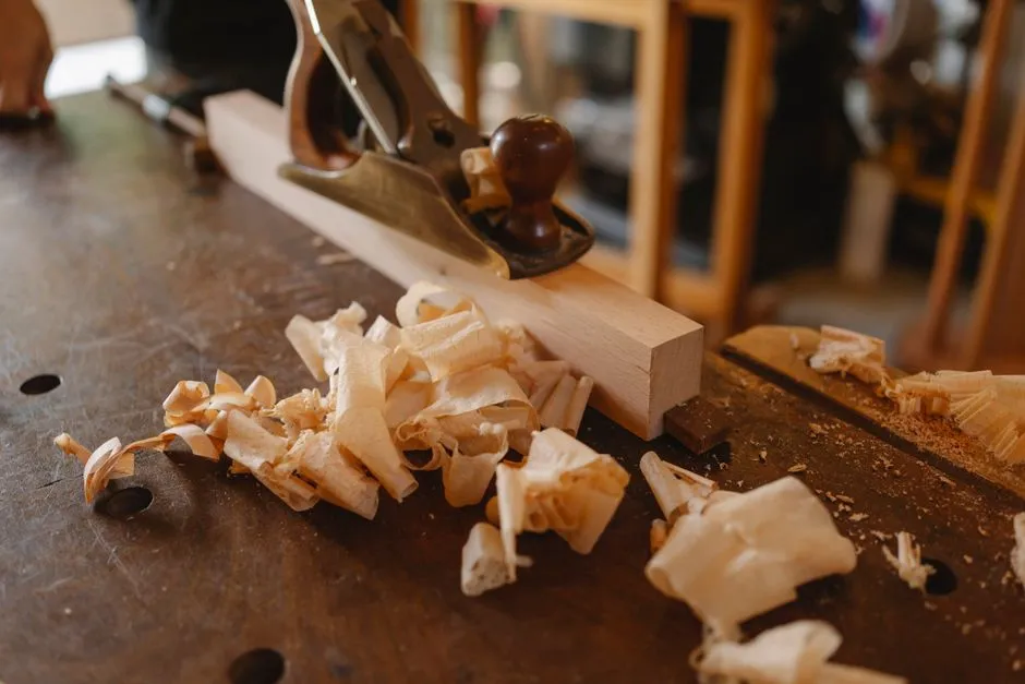 Stół z blatu kuchennego DIY - wytrzymały mebel w 5 krokach