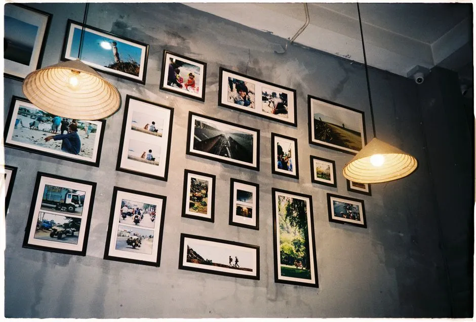 7 pomysłów na domową galerię sztuki z własnych zdjęć i prac
