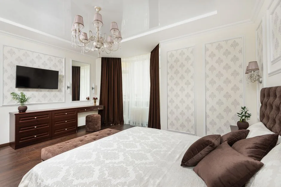 Styl glamour w sypialni: 10 luksusowych dodatków, które odmienią wnętrze