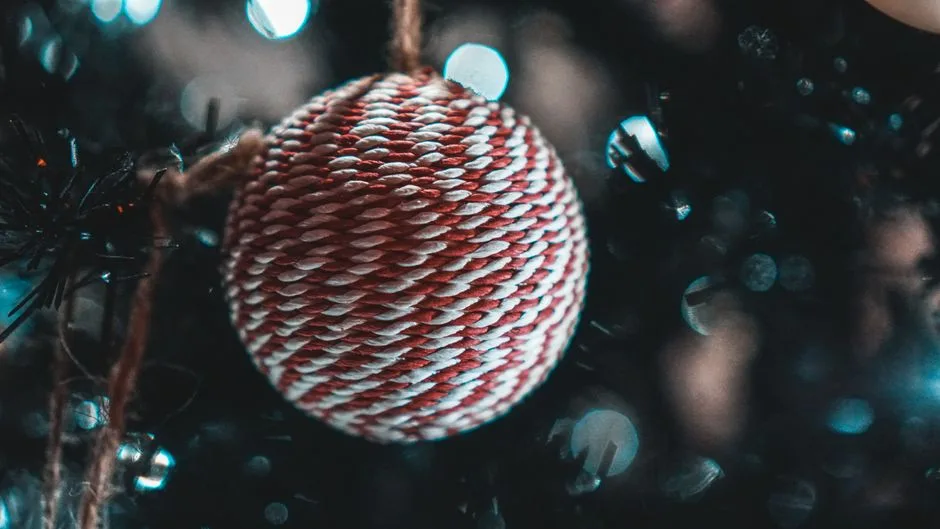 Bombki z włóczki: Jaki klej wybrać? Kompletny poradnik DIY